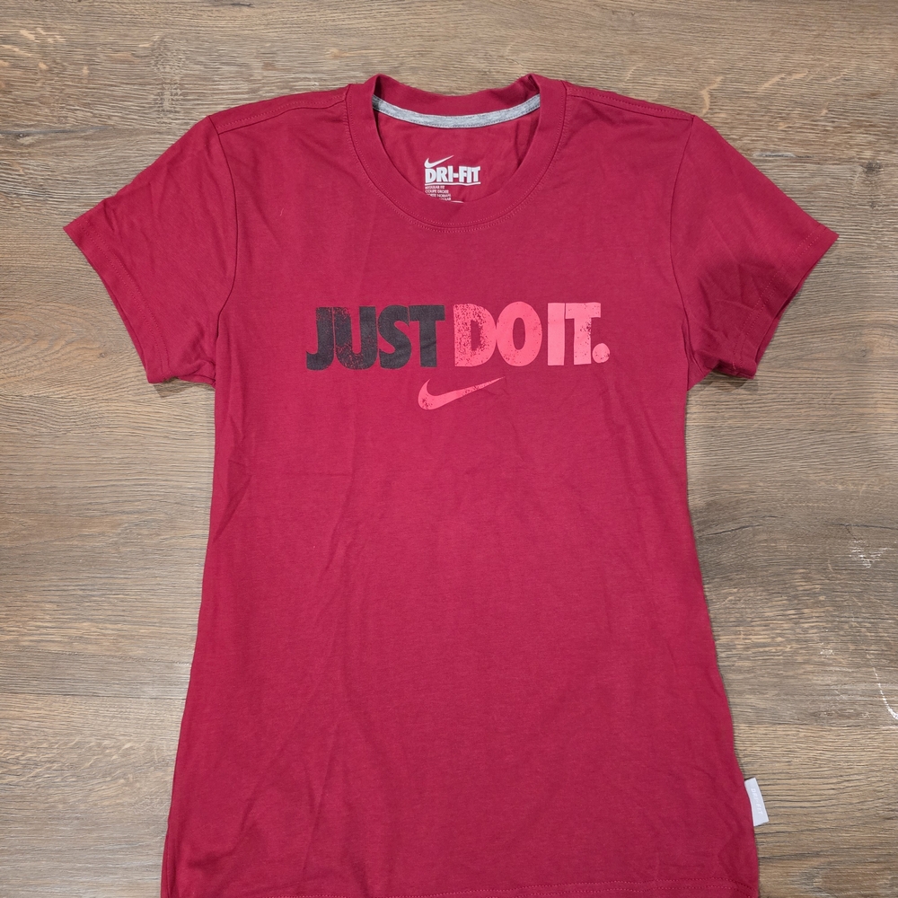 Nike Red 'Just Do It' T-Shirt